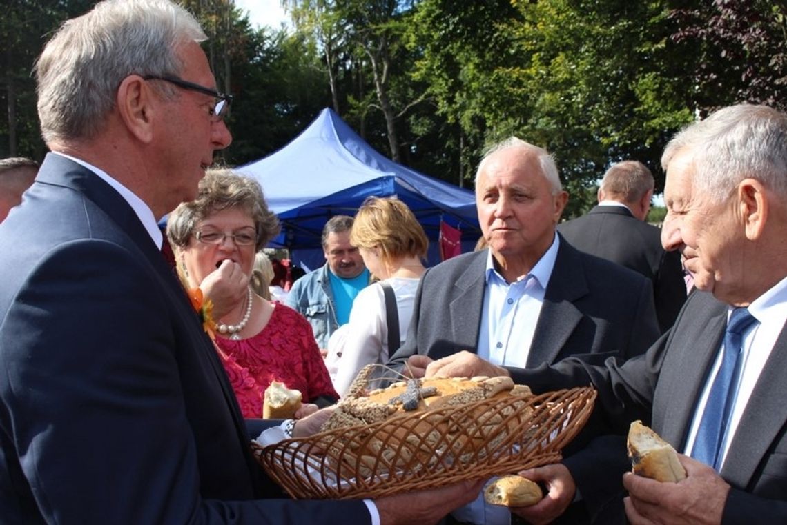 Trzebiatów podziękował za zebrane plony