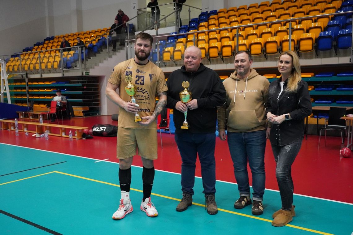 Turniej piłki ręcznej mężczyzn o Puchar Starosty Gryfickiego Turniej piłki ręcznej mężczyzn o Puchar Starosty Gryfickiego