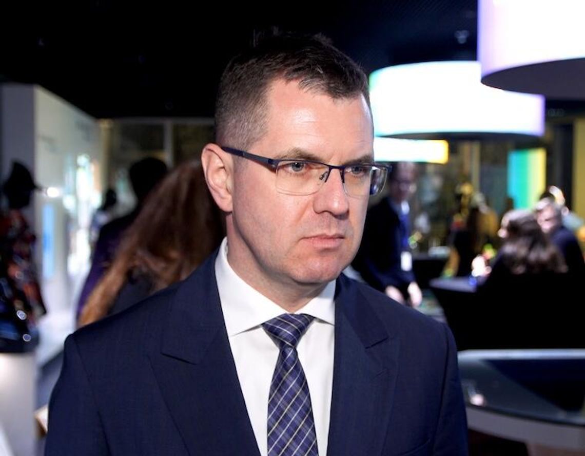 W UE powstaje 12 mln t odpadów tekstylnych rocznie. Artyści przez sztukę chcą promować drugi obieg w modzie