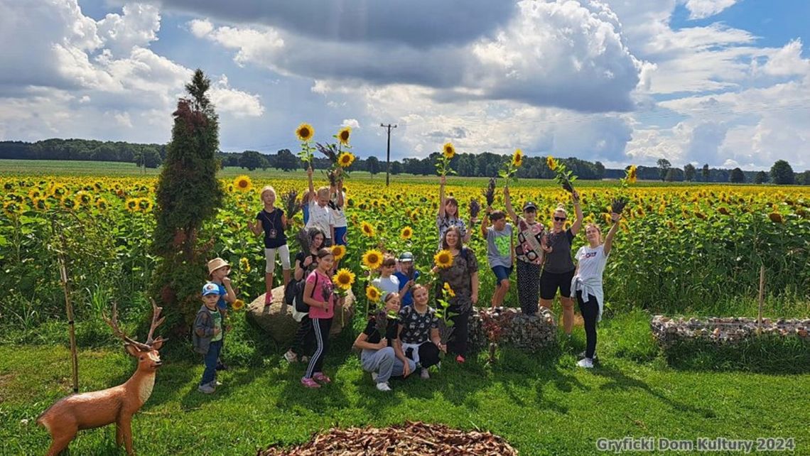 WAKACJE 2024 Z GDK – „POZNAJEMY GRYFICE I OKOLICE” wycieczka do STAWNA – relacja