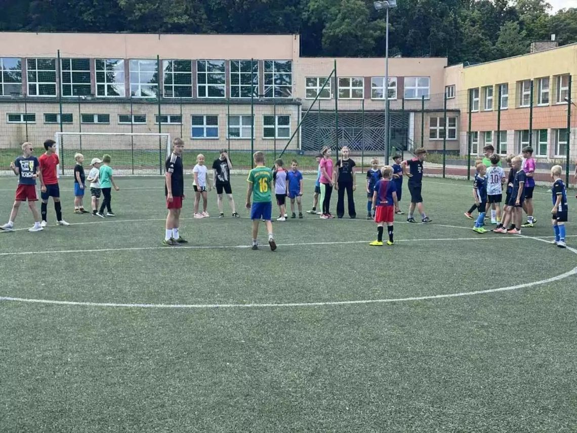 Wakacje na Orliku 2025 – aktywne lato pełne piłkarskich emocji!