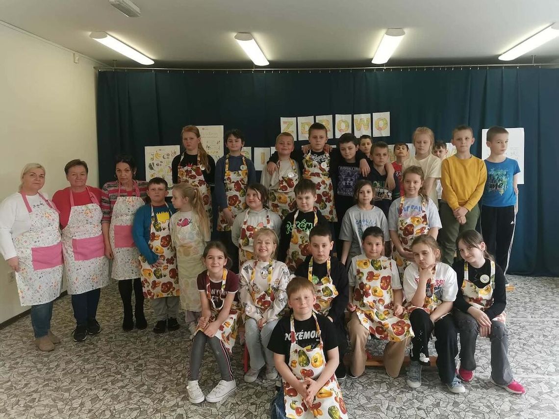 Witaminowa uczta w SP im. Świętego JP II w Modlimowie