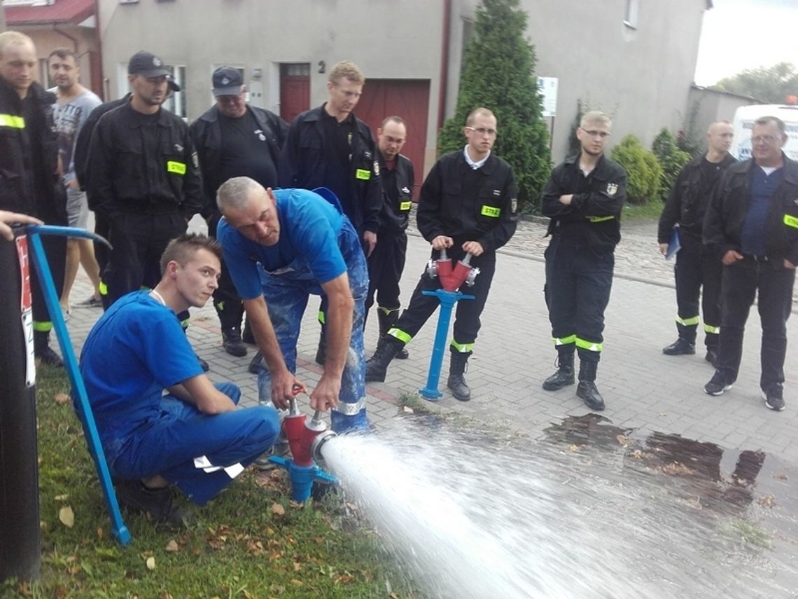 Woda nie tylko do picia.  Potrzebna do gaszenia pożarów 