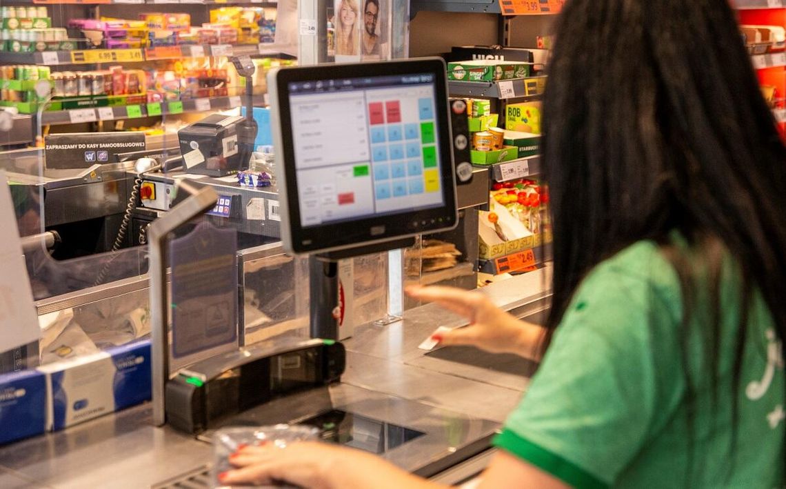 Wyścig o klienta osłabił przedświąteczne podwyżki. Szczególnie to widać po cenach żywności