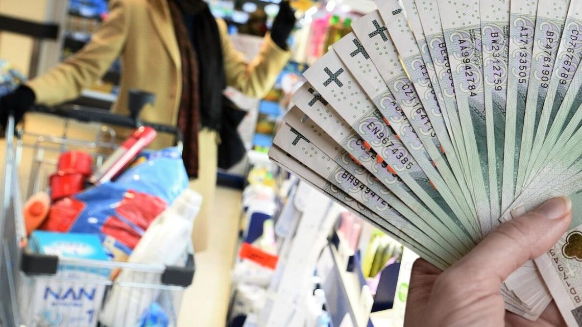 Wzrost cen znów przyspieszył. Przed świętami w sklepach jest sporo drożej niż przed rokiem