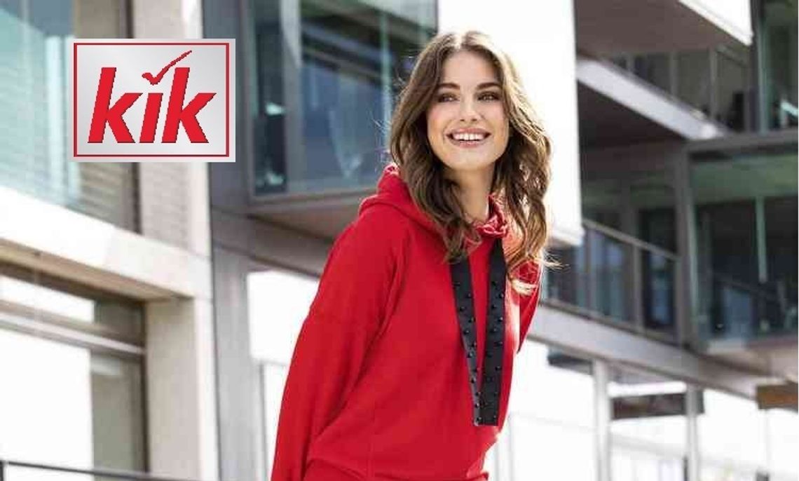 Zabawa w „ciepło – zimno” w jesiennych stylizacjach