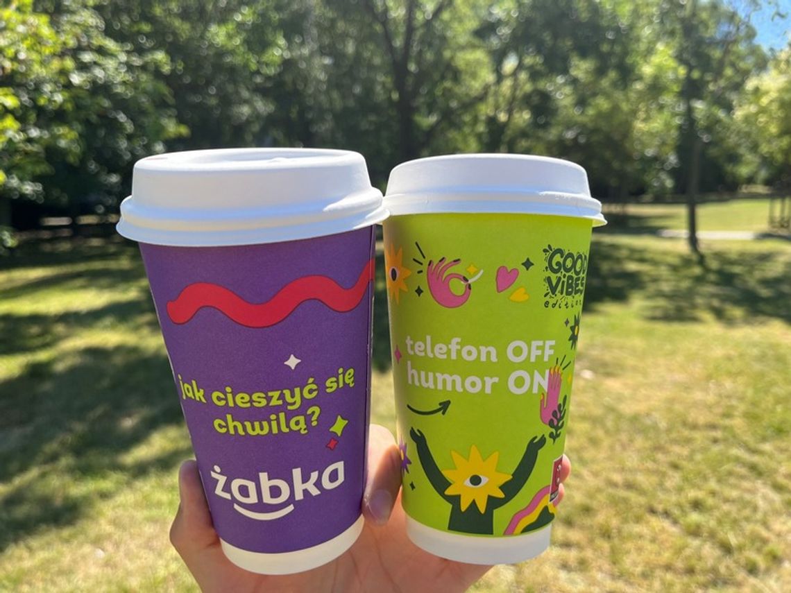 Żabka z limitowaną serią kubków na lato