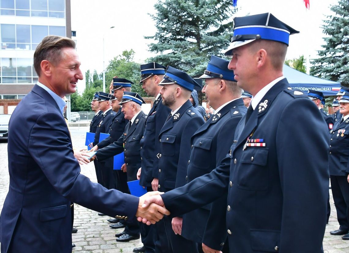 Zachodniopomorscy strażacy ze wsparciem na nowy sprzęt i remonty remiz