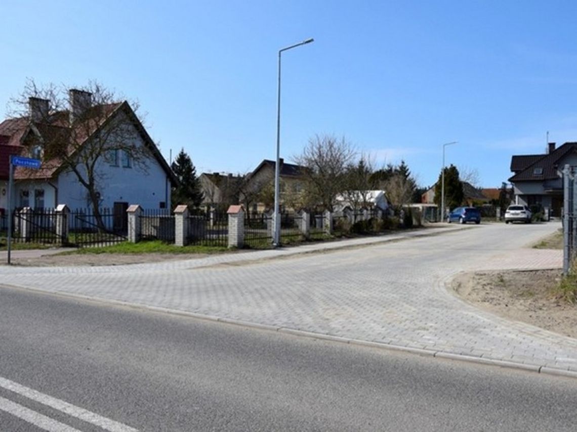 ZAKOŃCZYŁA SIĘ PRZEBUDOWA ULICY POCZTOWEJ W KARNICACH