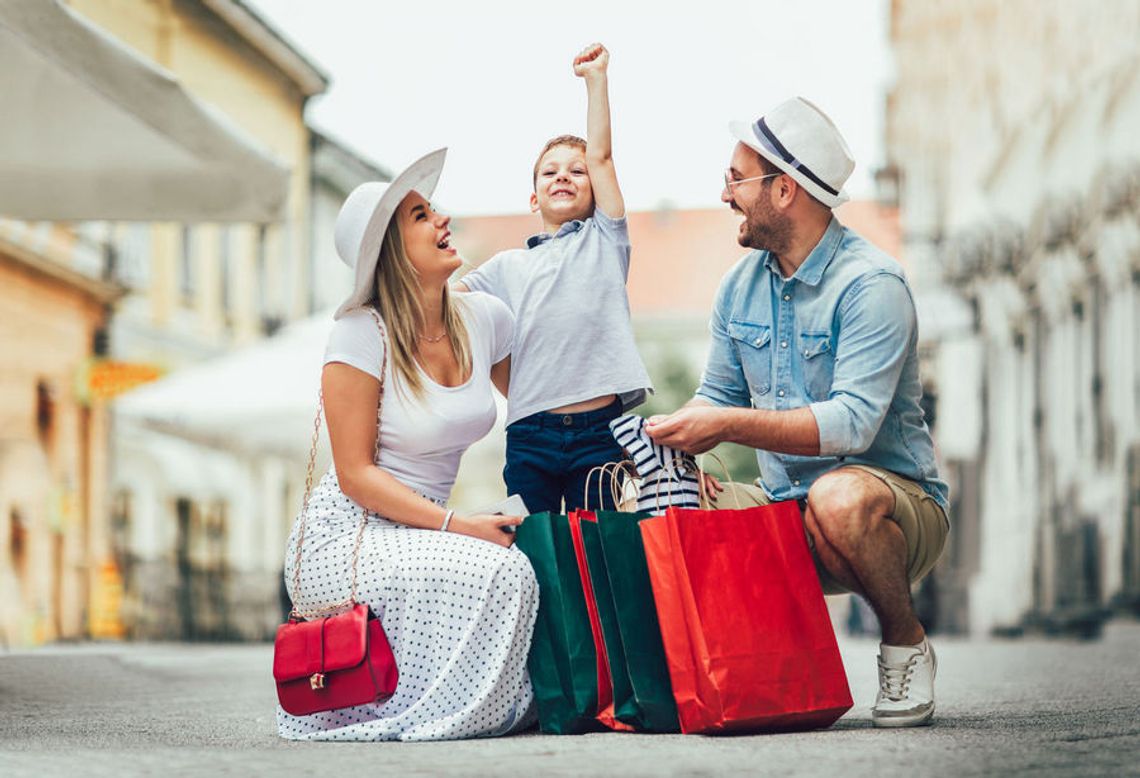 Zakupy wakacyjne Polaków – co króluje na liście must have?