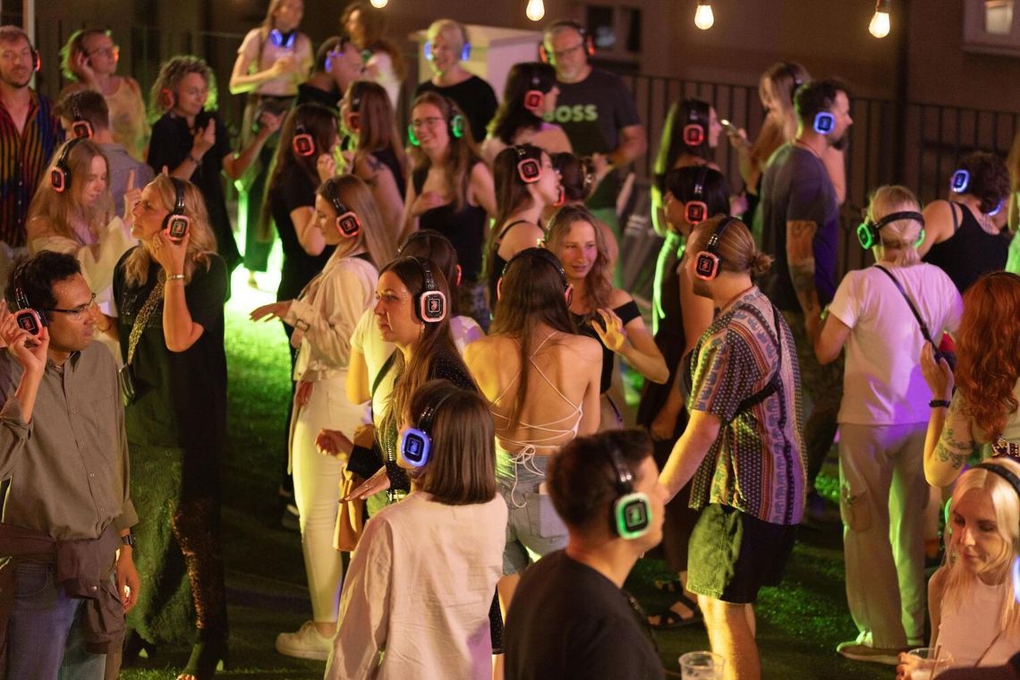 Zamkowe Silent Disco, joga z widokiem na Szczecin i live set ETNOBOTANIKI Zamkowe Silent Disco, joga z widokiem na Szczecin i live set ETNOBOTANIKI