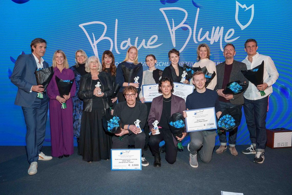 ZAPRASZAMY NA FINAŁ KONKURSU BLAUE BLUME!  ZAGŁOSUJ NA ROMANTYCZNY FILM KRÓTKOMETRAŻOWY I WYGRAJ WSPANIAŁE NAGRODY!