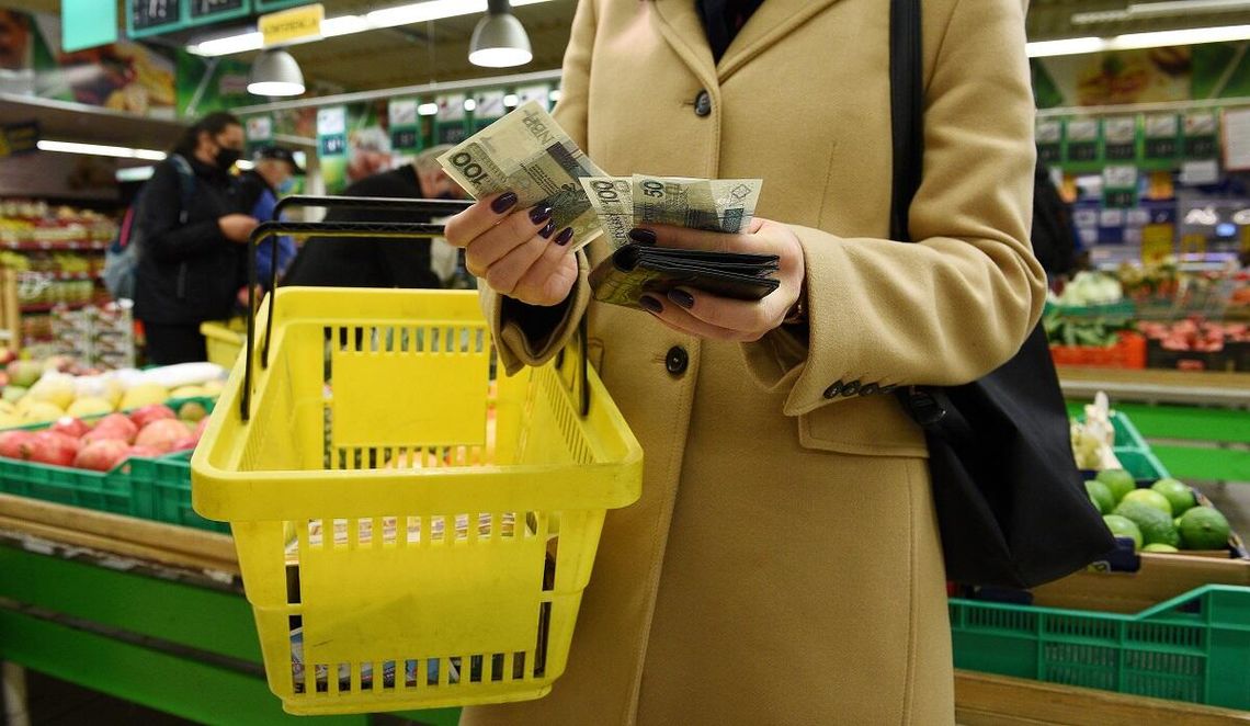 Zmiana „liderów drożyzny”. Obecnie używki, tłuszcze, słodycze i desery najbardziej drenują portfele Polaków Zmiana „liderów drożyzny”. Obecnie używki, tłuszcze, słodycze i desery najbardziej drenują portfele Polaków