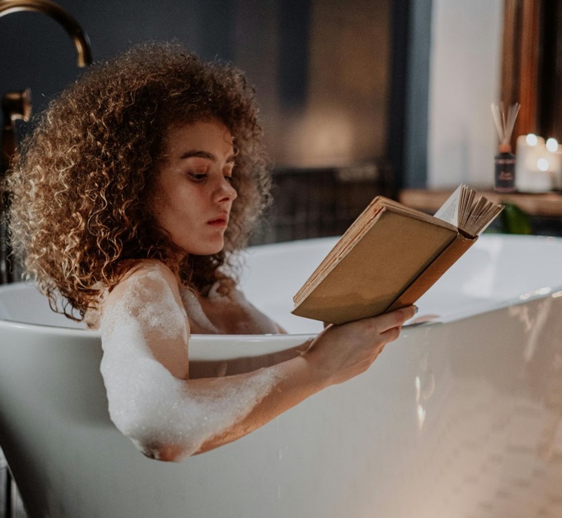 Zmysłoterapia. Zapach harmonii i dobrostanu - poznaj moc kluczowych aromatów ajurwedyjskich