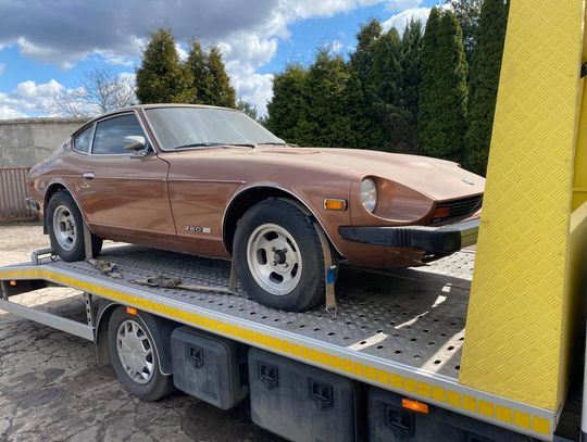 Lobhol . Pomoc Drogowa Warszawa 24h/7 LAWETA HOLOWANIE aut . Warszawa Autopomoc Drogowa