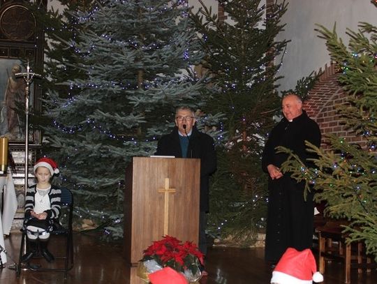 Płoty: Świąteczny Koncert Młodzieżowej Orkiestry Dętej  w Kościele Parafialnym