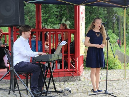 Julita Kożuszek-Borsuk - koncert w Ogrodzie Japońskim