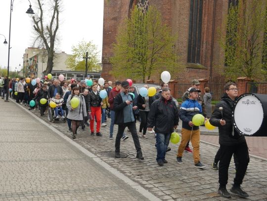 5 maja w Polsce Dzień Godności Osób z Niepełnosprawnością Intelektualną