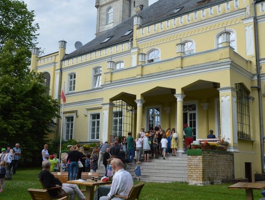 „Piknik z Marią Konopnicką” w Pałacu Ptaszynka w Rybokartach