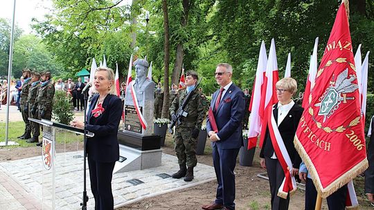 W Gryficach odsłonięto pomnik gen. Władysława Andersa